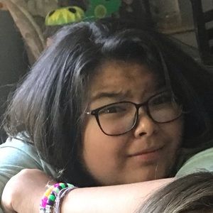 Meet your Posher, Maura